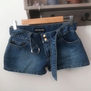 misdemeanor Jean short shorts, belt size 7